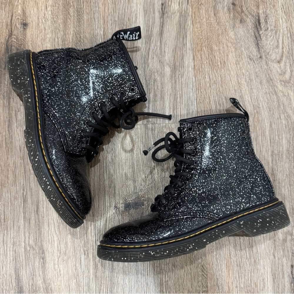 Dr Martens Junior 1460 Lace‎ Up Boots Black Cosmic Glitter AirWair Bouncing US 1 - Picture 3 of 10